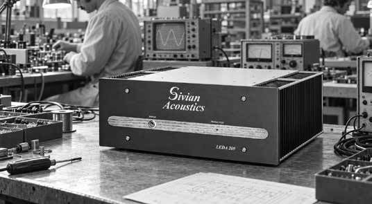Een vroege Sivian-versterker op de werkbank in het lab